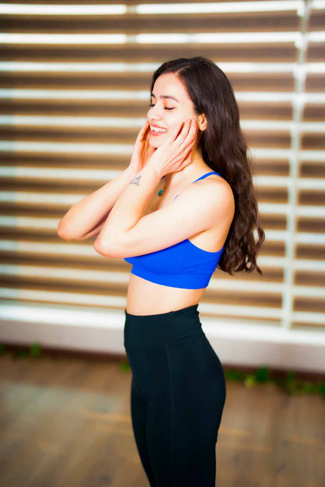 抗衰老的秘密：臉部瑜伽與維生素C美容